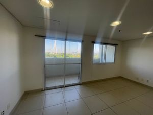 Image 5 - 915179