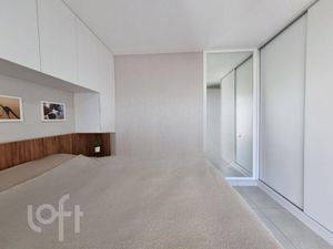 Image 21 - 915182