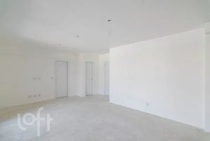 Image 1 - 915197