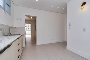 Image 4 - 915201