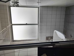Image 31 - 915205