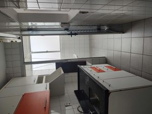 Image 9 - 915205