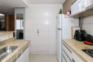 Image 19 - 915206