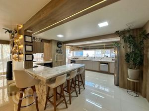 Image 4 - 915208
