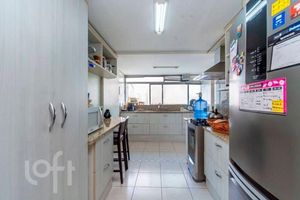 Image 6 - 915215