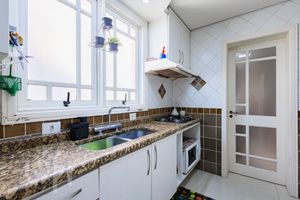Image 13 - 915223