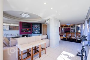 Image 30 - 915223