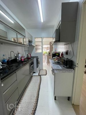 Image 1 - 915226