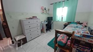 Image 11 - 915279