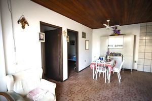 Image 17 - 915286