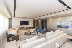 Image 4 - 915287