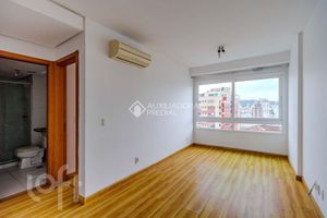 Image 9 - 915288