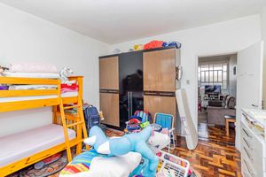 Image 11 - 915290