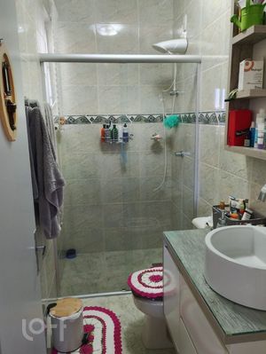 Image 19 - 915294