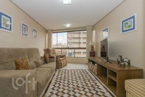 Image 6 - 915302