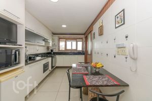 Image 17 - 915302