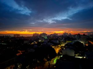 Image 12 - 915305
