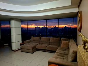 Image 10 - 915305