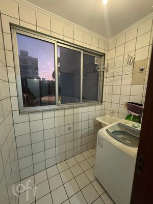 Image 10 - 915319