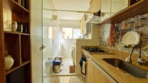 Image 11 - 915323