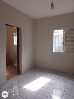 Image 4 - 915330