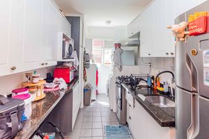 Image 31 - 915336