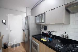 Image 5 - 915343