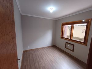 Image 19 - 915349