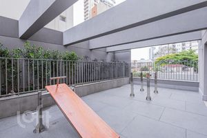 Image 22 - 915350