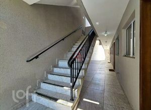 Image 6 - 915358