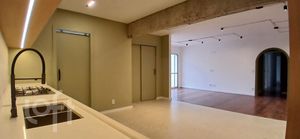 Image 4 - 915360
