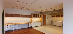 Image 3 - 915360