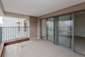 Image 6 - 915363