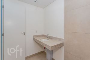 Image 22 - 915363