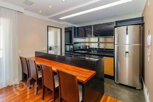Image 3 - 915366