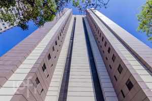 Image 65 - 915366