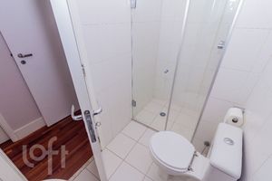 Image 31 - 915366