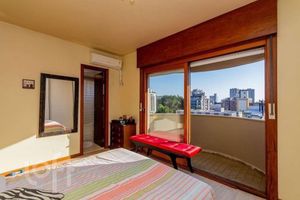 Image 8 - 915368