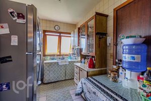 Image 25 - 915368