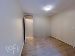 Image 35 - 915373