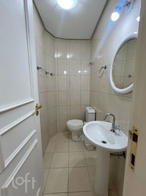 Image 19 - 915373