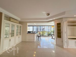Image 13 - 915373