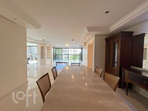 Image 4 - 915373