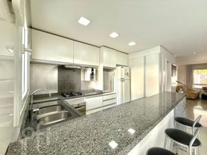 Image 22 - 915377