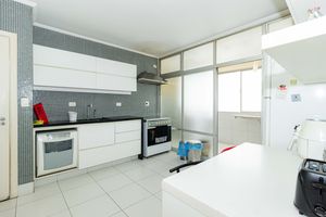 Image 31 - 915381