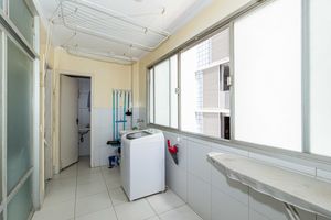 Image 34 - 915381