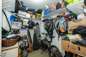 Image 38 - 915381