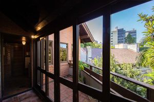 Image 11 - 915385