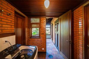 Image 33 - 915385