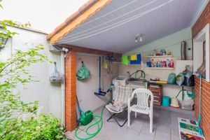 Image 34 - 915387